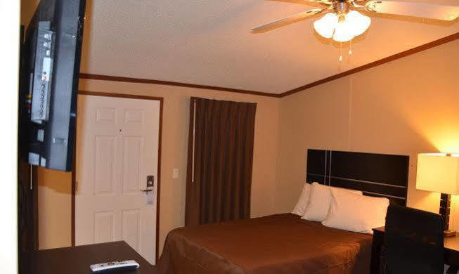 Dilley Lodge Exterior photo